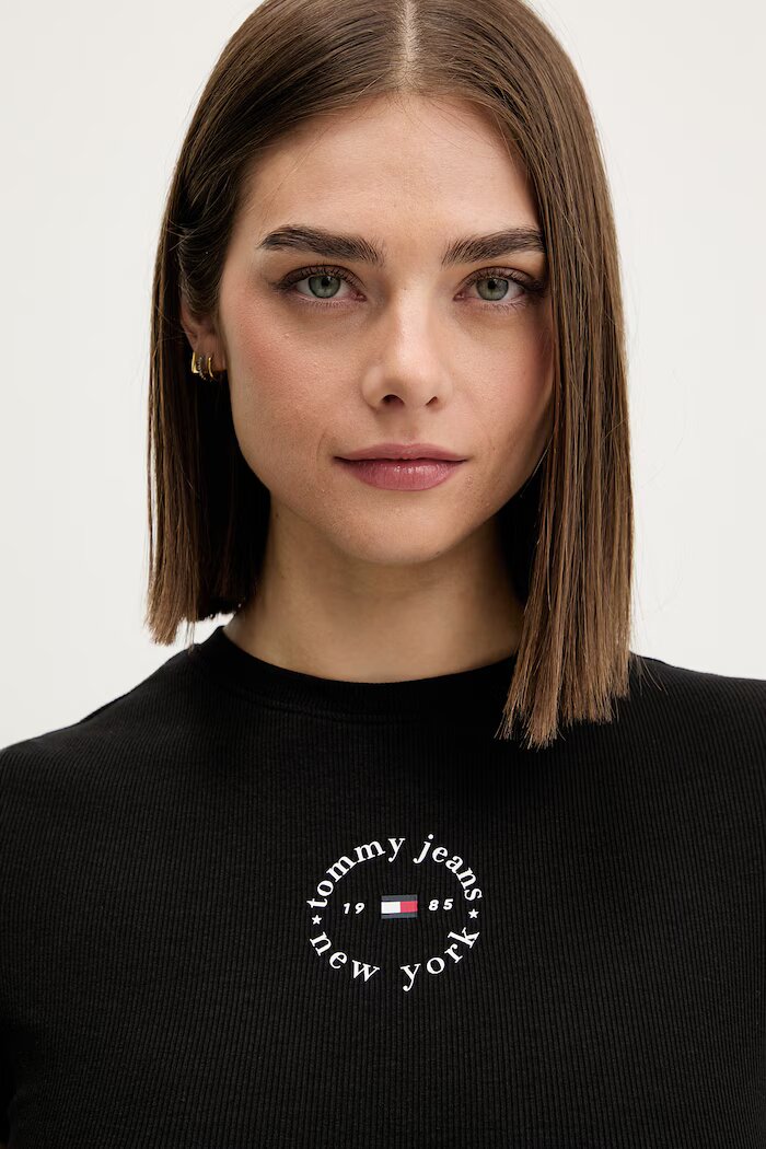 Tommy Jeans тениска дамска от памук с еластан черна DW0DW22807
