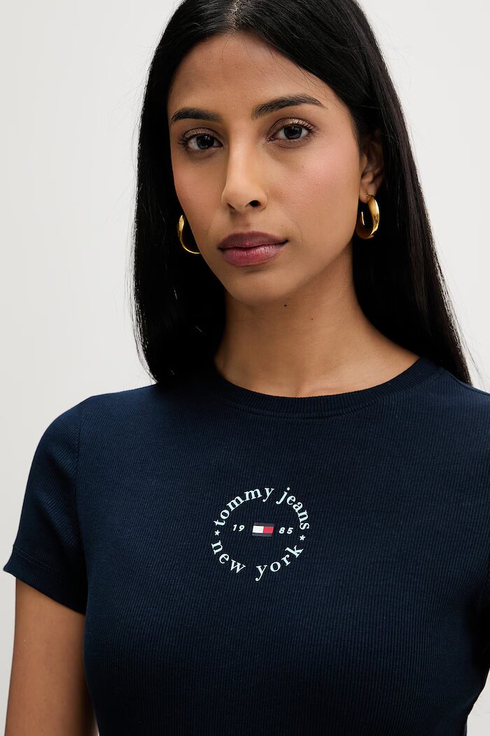Tommy Jeans тениска дамска от памук с еластан тъмносиня DW0DW22807