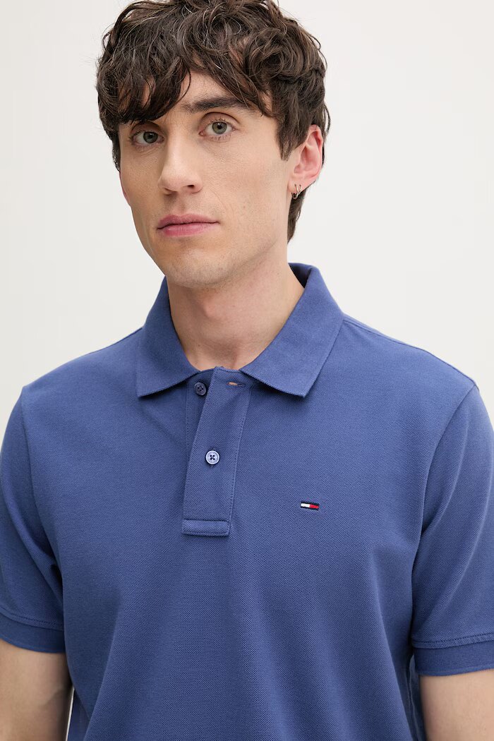 Tommy Jeans тениска с яка мъжка от памук синя DM0DM22711