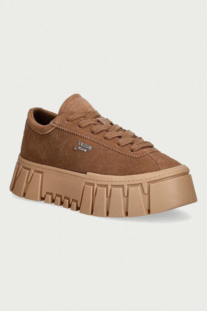 Tommy Jeans TJW PLATFORM SNEAKER SUEDE маратонки дамски от велур кафяви EN0EN03132