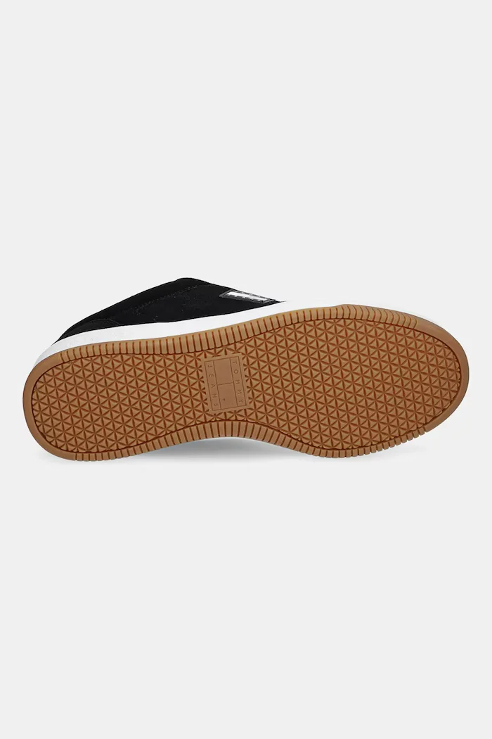 Tommy Jeans Велурени маратонки TJM CUPSOLE LONG LACE SKATE мъжки в черно EM0EM01602