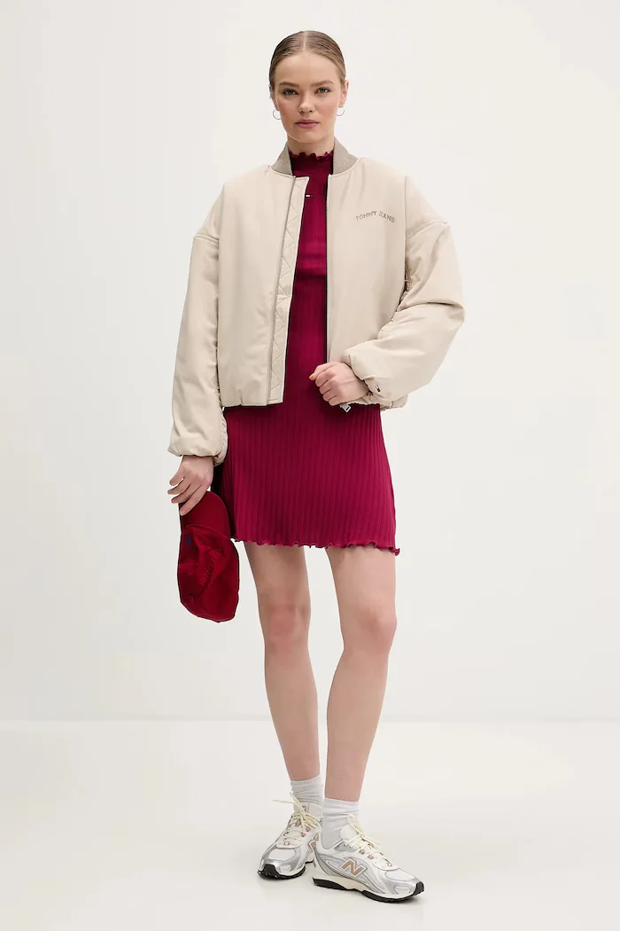 Tommy Jeans Яке бомбър в бежово преходен модел DW0DW22044