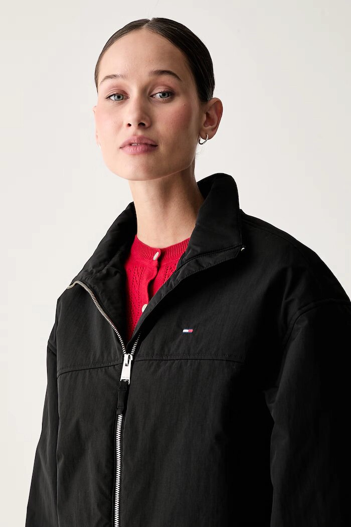 Tommy Jeans яке дамско черно DW0DW22908