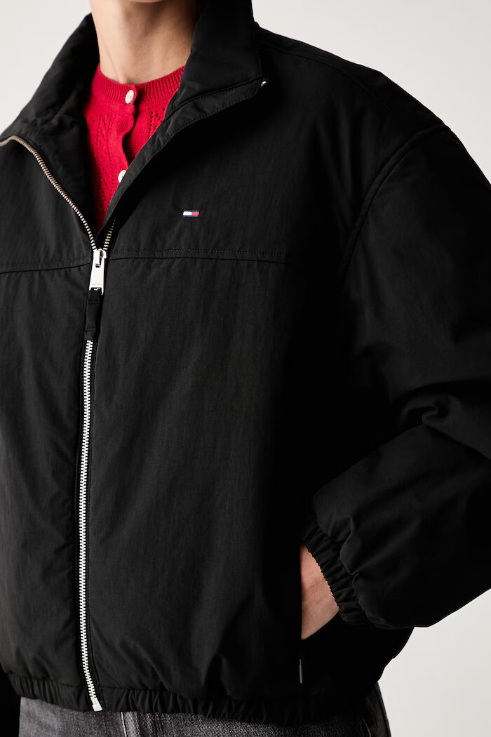 Tommy Jeans яке дамско черно DW0DW22908