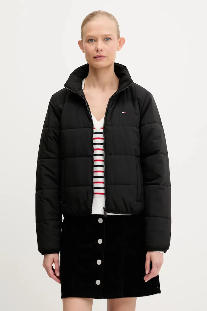 Tommy Jeans Яке в черно зимен модел DW0DW20958