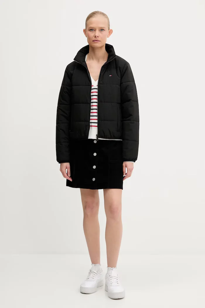Tommy Jeans Яке в черно зимен модел DW0DW20958