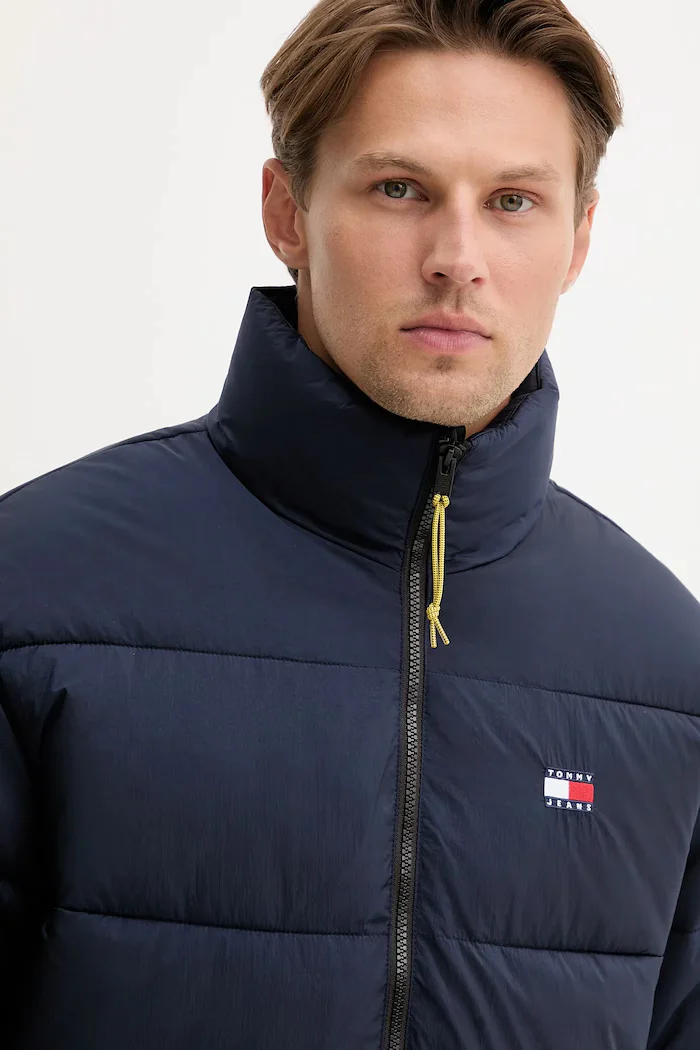 Tommy Jeans Яке в тъмносиньо зимен модел DM0DM22040