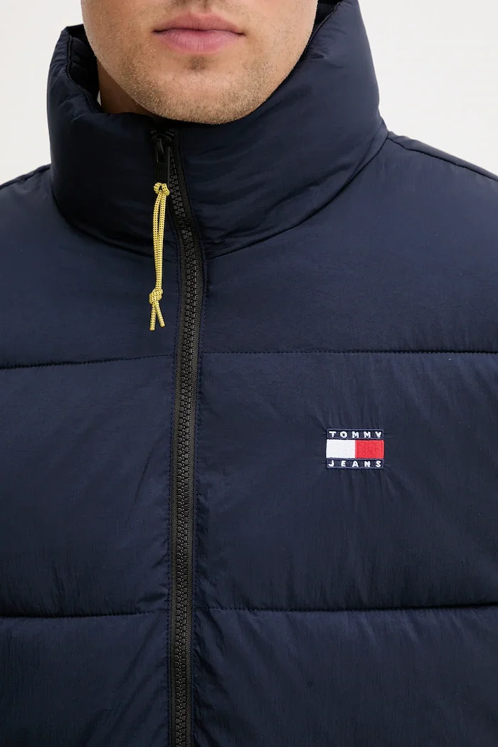 Tommy Jeans Яке в тъмносиньо зимен модел DM0DM22040