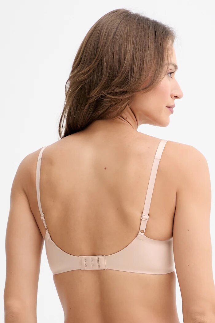 Triumph сутиен Body Make-Up Soft Touch бежов 10194318