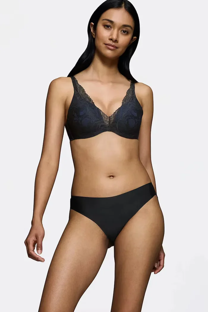 Triumph триъгълен сутиен от дантела Body Make-Up Illusion Lace черен 10219710