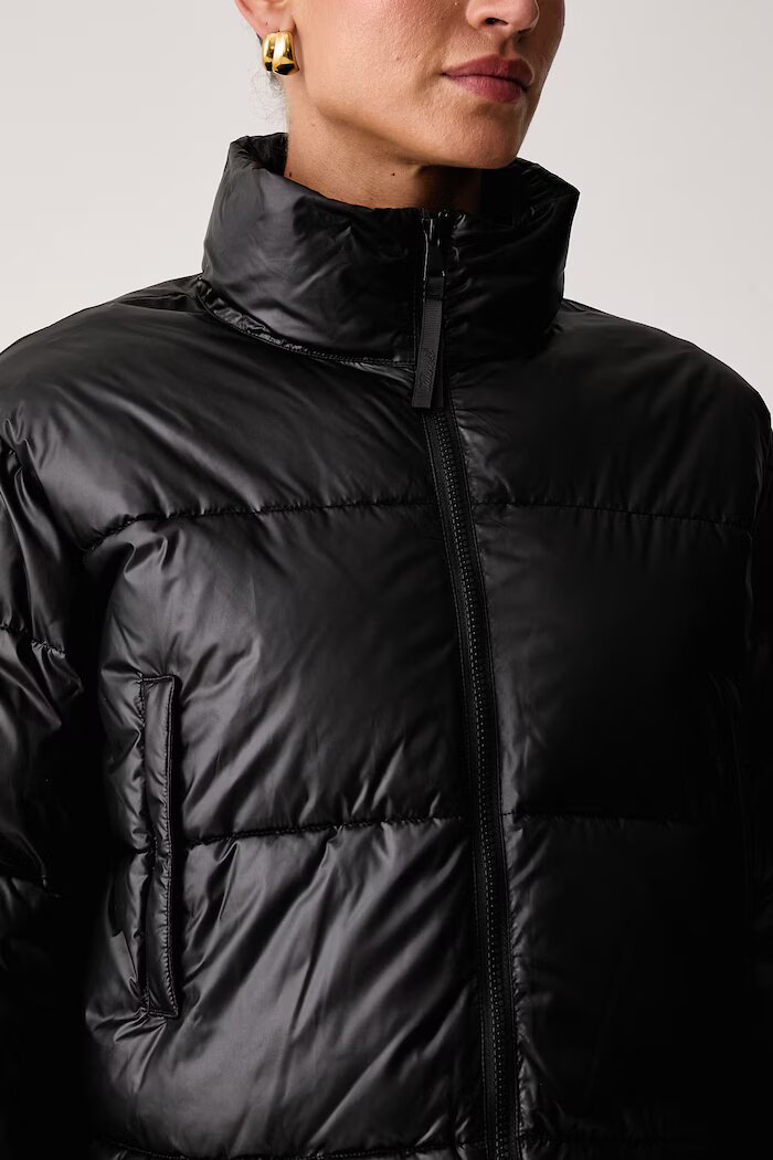 Twinset капитонирано яке дамско черно 262TP2642