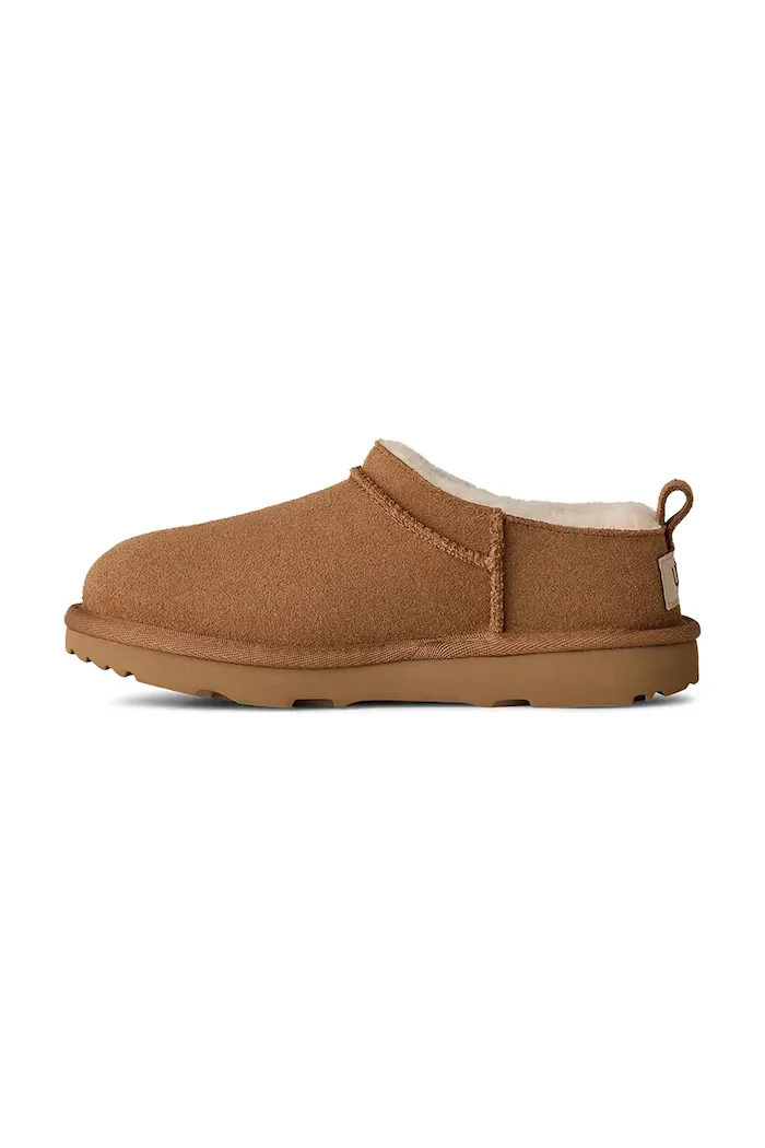 UGG апрески за деца от велур CLASSIC MICRO кафяви 1174410K