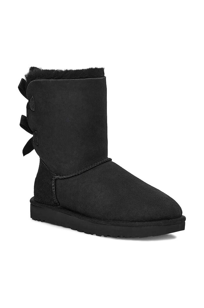 UGG Кожени чехли Bailey Bow II в черно с равна подметка с изолация 1016225.BLK