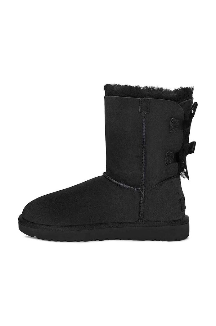 UGG Кожени чехли Bailey Bow II в черно с равна подметка с изолация 1016225.BLK