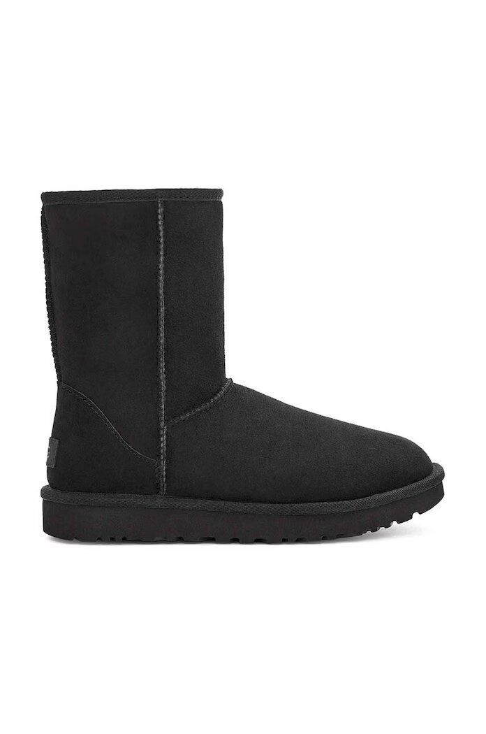 UGG Кожени чехли Classic Short II в черно с равна подметка с изолация 1016223.BLK