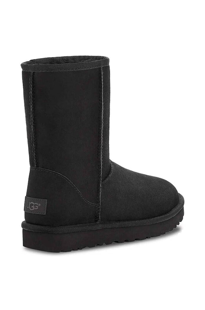UGG Кожени чехли Classic Short II в черно с равна подметка с изолация 1016223.BLK