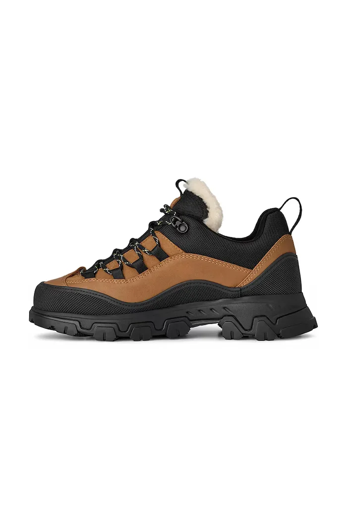 UGG Маратонки Metrotrek Hiker в кафяво 1171434.CHE