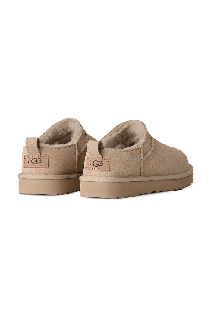 UGG пантофи дамски от велур W Classic Micro бежови 1173891.MNL