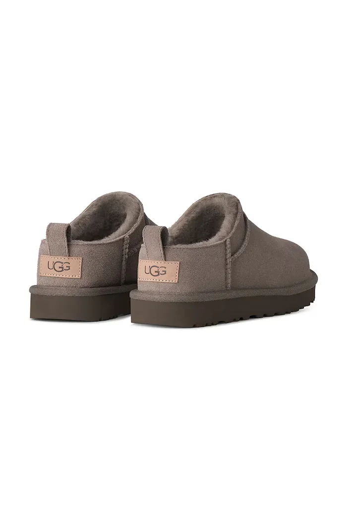 UGG пантофи дамски от велур W Classic Micro кафяви 1173891.DMJ