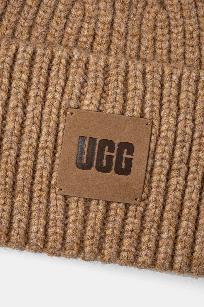 UGG шапка beanie дамска с вълна кафява 20061