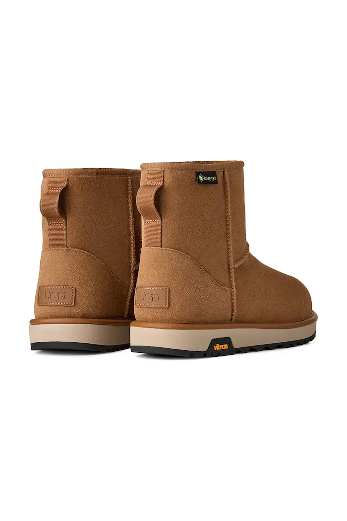 UGG Велурени апрески Classic Mini GTX в кафяво 1171150.CHE