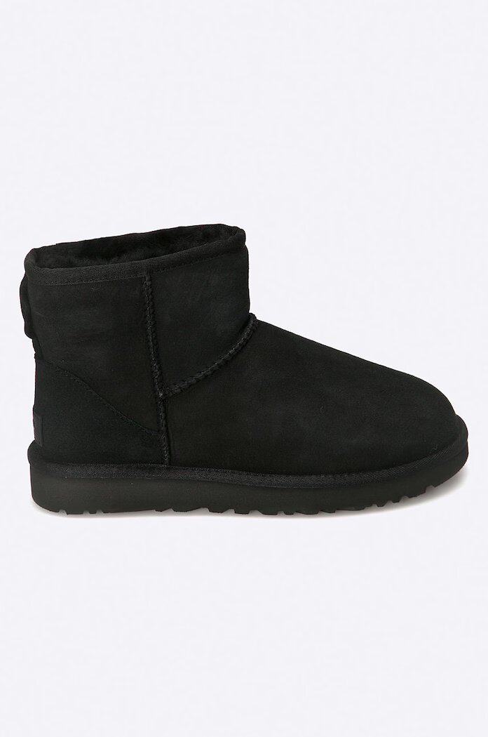 UGG Велурени апрески Classic Mini II в черно 1016222-BLK