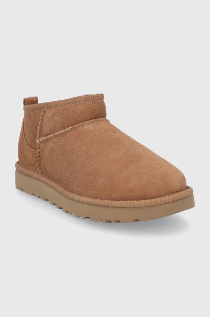 UGG Велурени апрески Classic Ultra Mini в кафяво 1116109-CHE