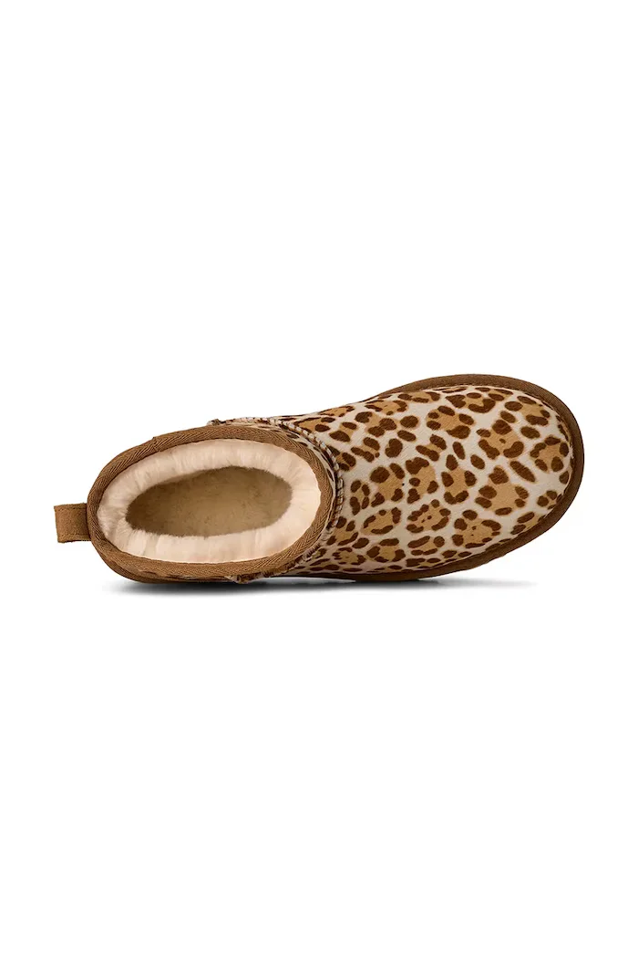 UGG Велурени апрески W Classic Ultra Mini Plains в бежово 1178110.FDJ