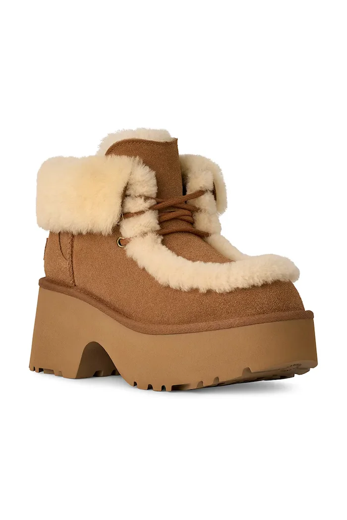 UGG Велурени боти Esmee Lace Up в кафяво с дебел ток с изолация 1171532.CHE