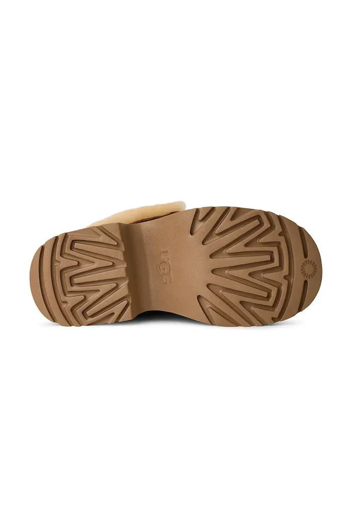 UGG Велурени боти Esmee Lace Up в кафяво с дебел ток с изолация 1171532.CHE