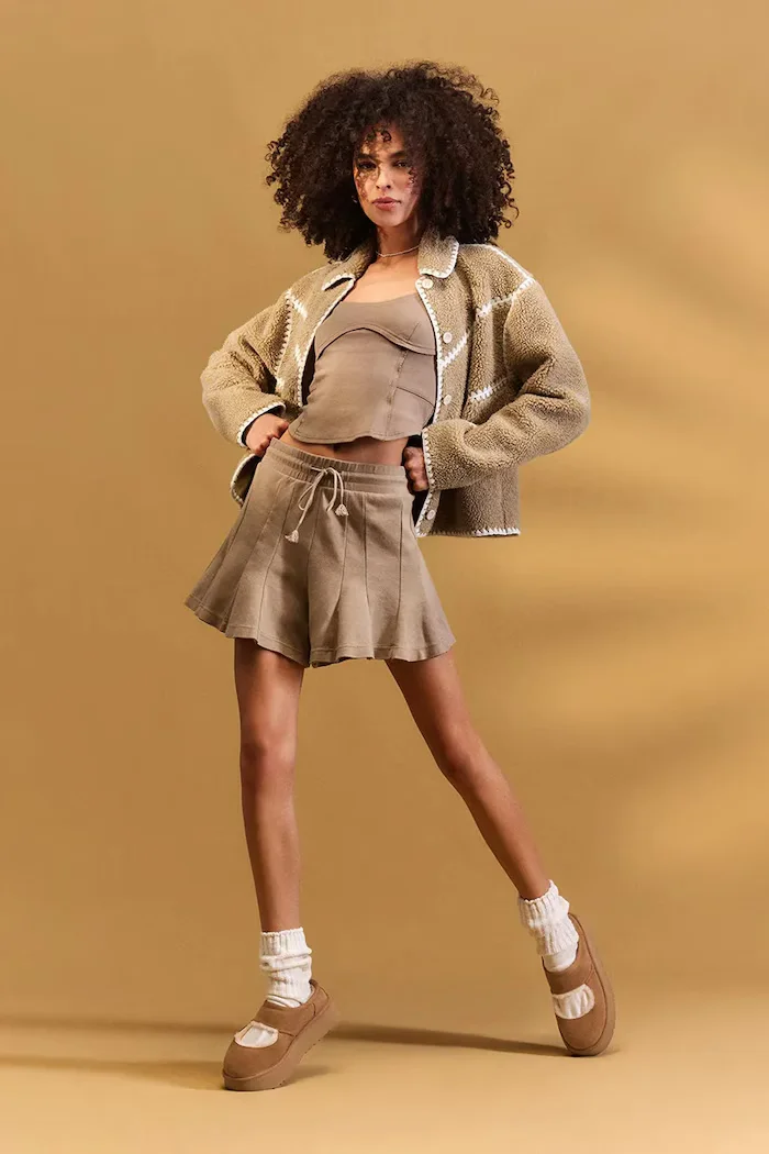 UGG Велурени чехли Bea Mary Jane в кафяво 1167612-CHE