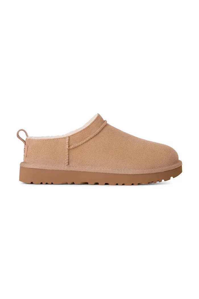 UGG Велурени чехли Classic Micro в бежово 1173891.SAN