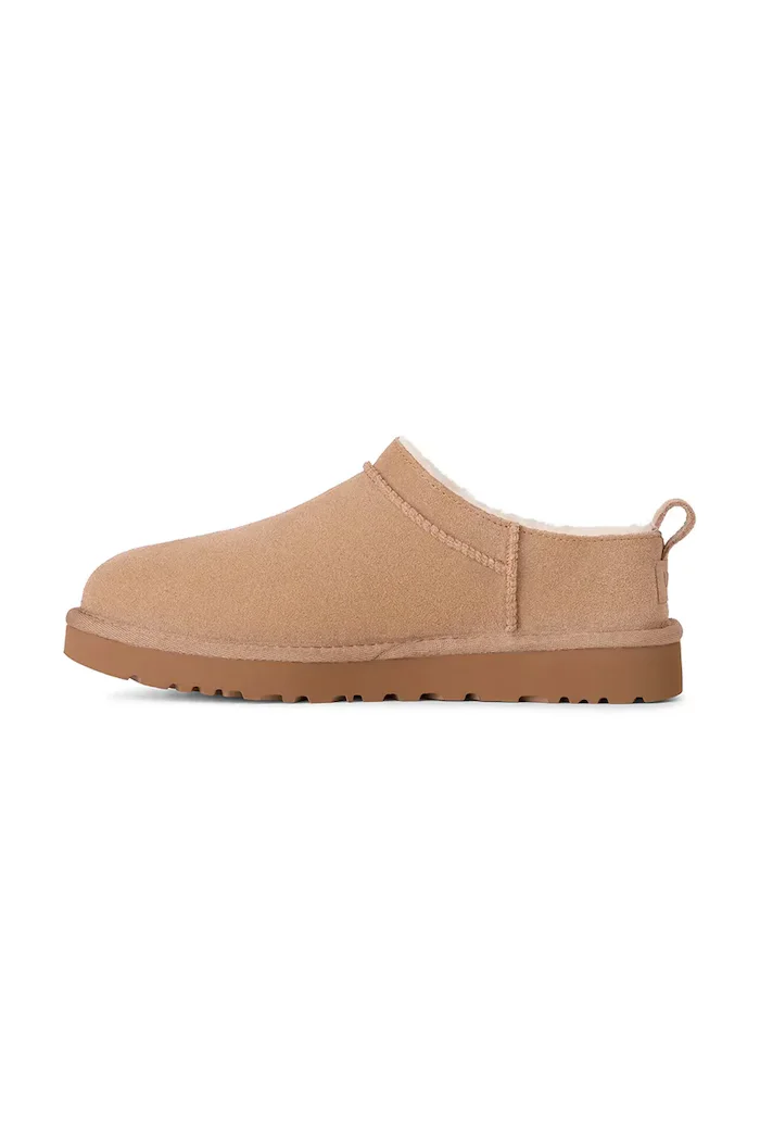 UGG Велурени чехли Classic Micro в бежово 1173891.SAN