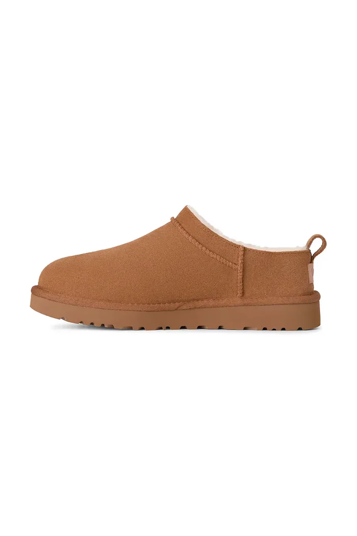 UGG Велурени чехли Classic Micro в кафяво 1173891.CHE