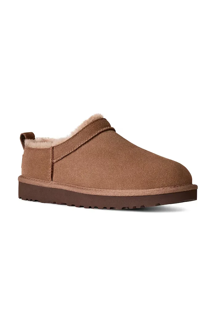 UGG Велурени чехли Classic Micro в кафяво 1173891.RYK