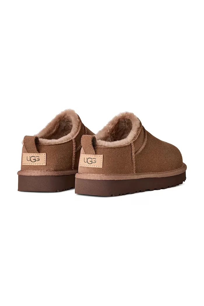 UGG Велурени чехли Classic Micro в кафяво 1173891.RYK