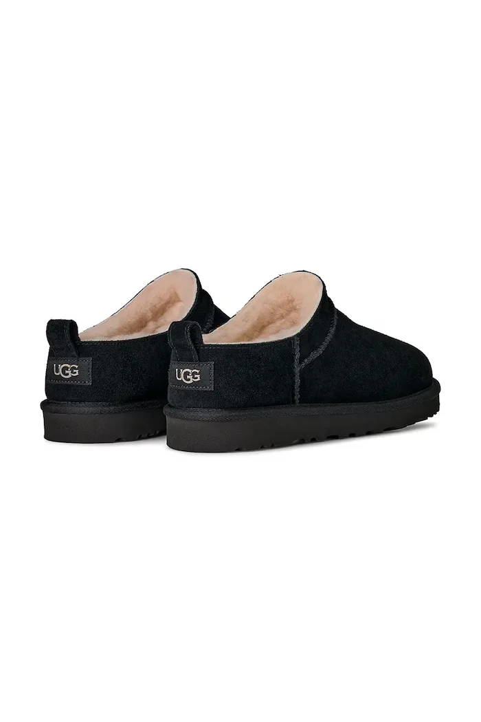 UGG Велурени чехли M Classic Micro в черно 1180190.BLK