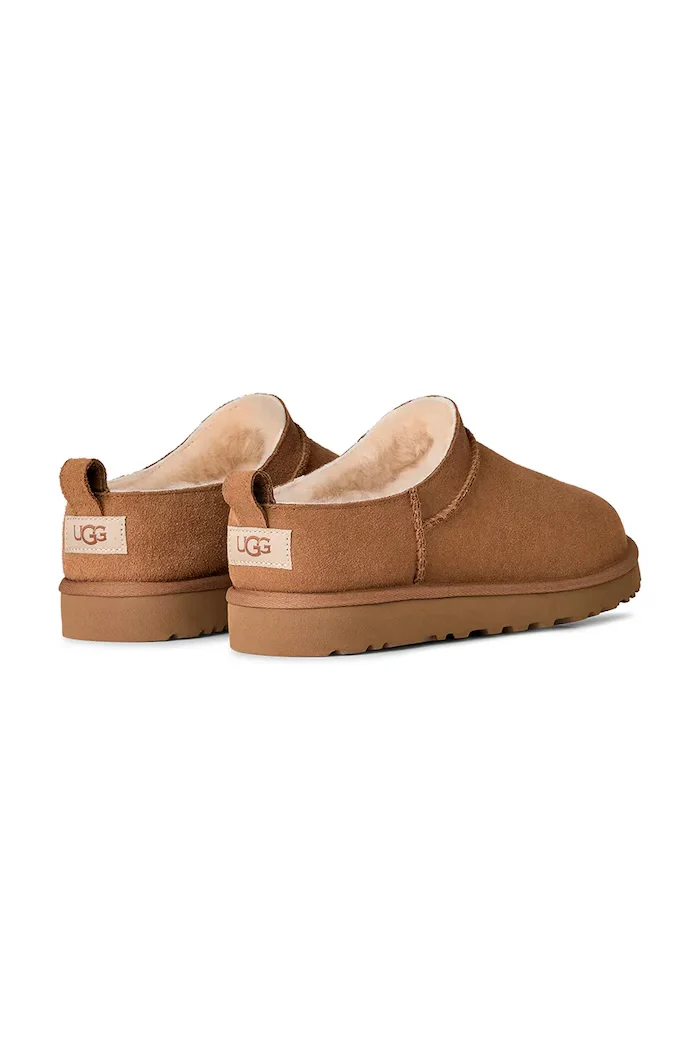 UGG Велурени чехли M Classic Micro в кафяво 1180190.CHE
