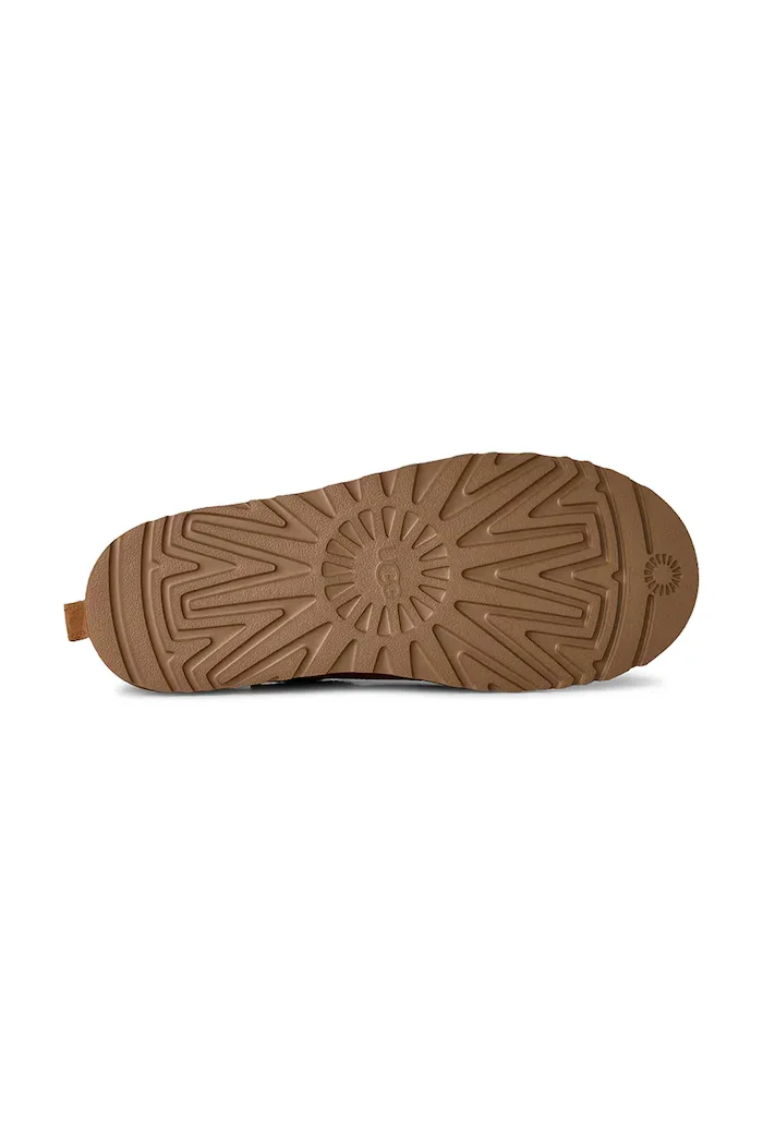 UGG Велурени чехли M Classic Micro в кафяво 1180190.CHE