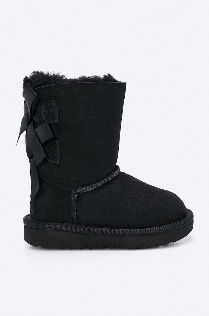UGG Зимни обувки в черно