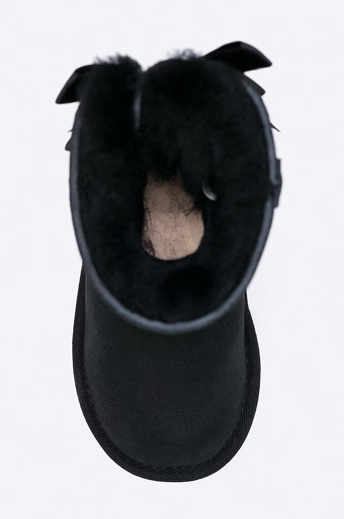 UGG Зимни обувки в черно