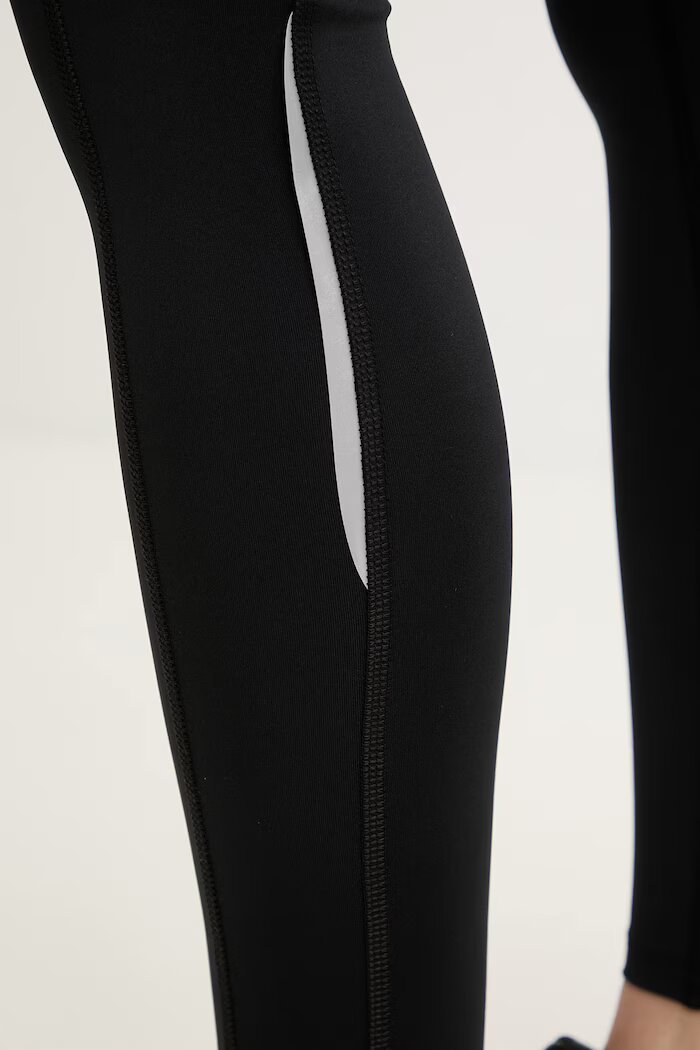 Under Armour Клин за трениране Velociti в черно с принт 6009493