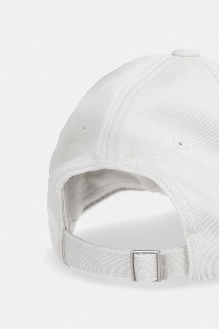 Under Armour Шапка с козирка Blitzing в бежово 6009335