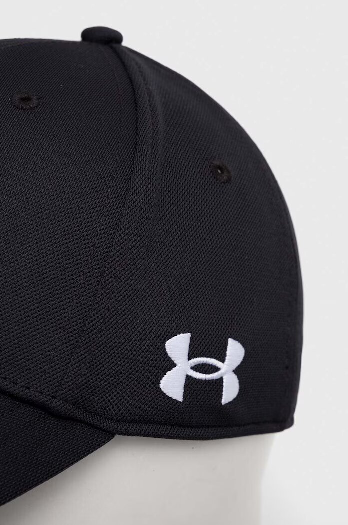 Under Armour Шапка с козирка Team Blitzing в черно с изчистен дизайн 1376702