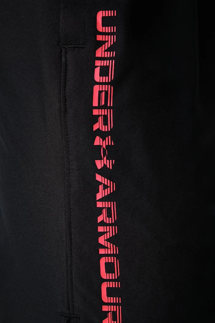 Under Armour спортен къс панталон мъжки Vanish Woven черен със стандартна талия 1383356.010