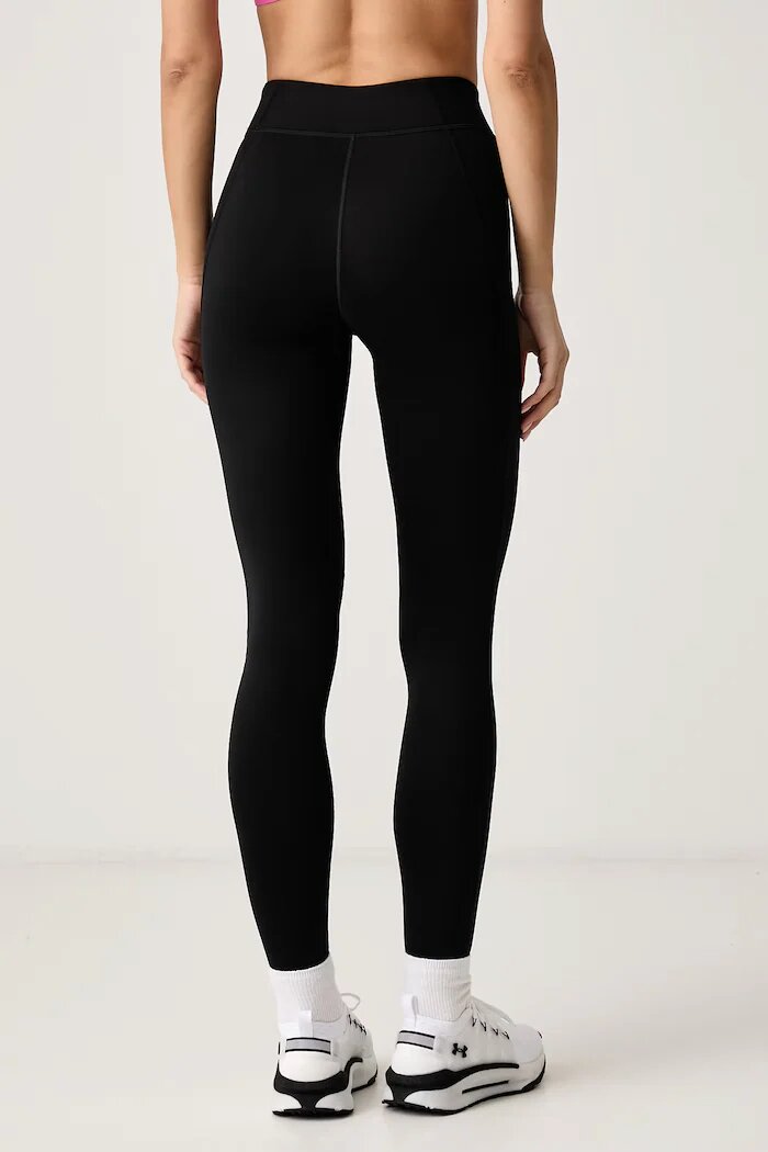 Under Armour спортен клин дамски ColdGear черен със стандартна талия 6013663