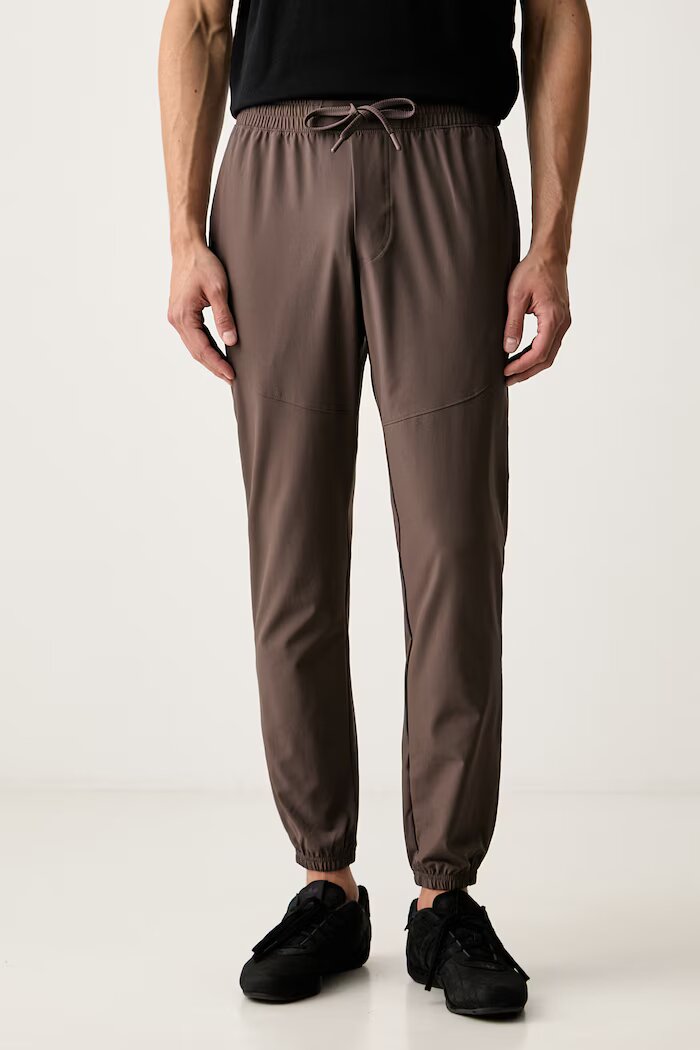 Under Armour спортен панталон мъжки Vibe Woven кафяв с висока талия 1386557.200