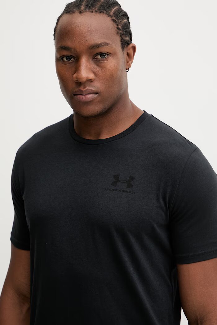 Under Armour тениска за трениране мъжка с памук SPORTSTYLE LEFT CHEST черна 1326799
