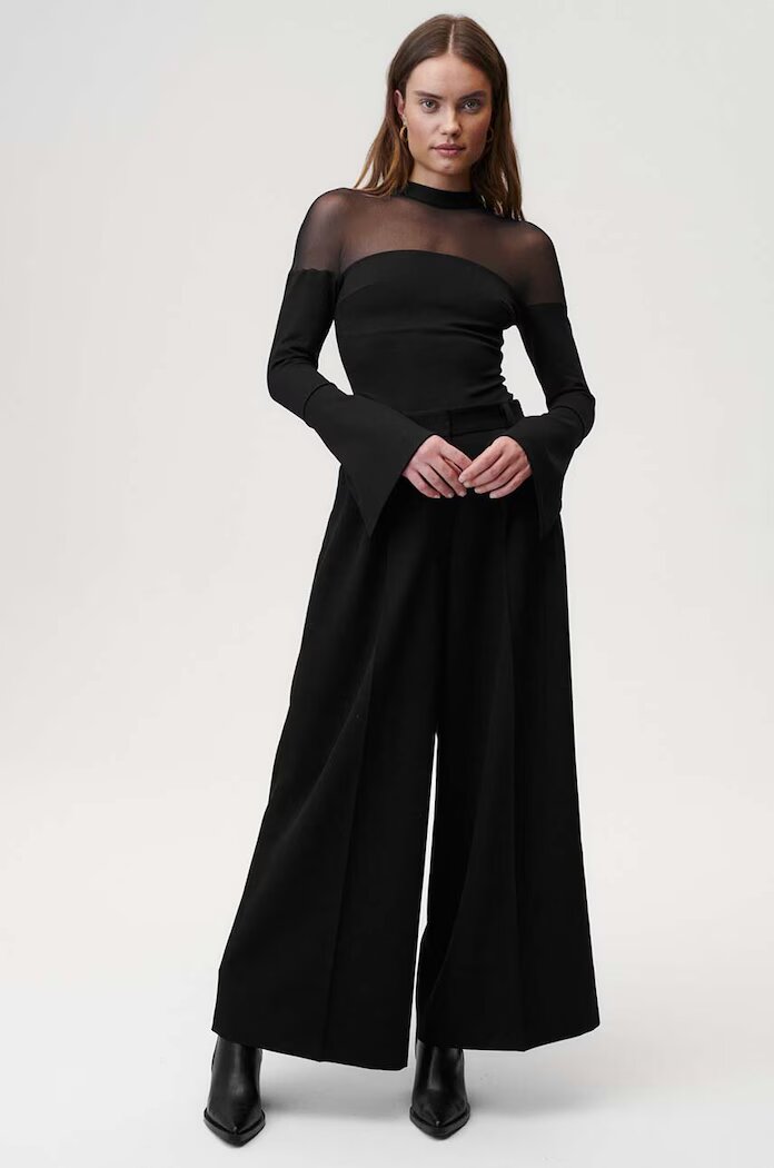 Undress code Боди My Muse Bodysuit Classic дамско в черно с изчистен дизайн 719