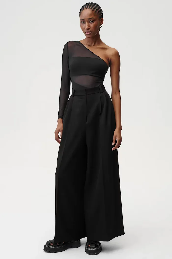 Undress code Боди Sex and the City Bodysuit Thong в черно с изчистен дизайн 640